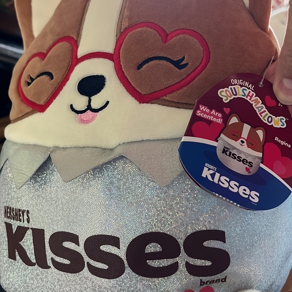 RARE Squishmallow Hershey’s Kisses Regina the Corgi Valentine’s BNWT & SCENTED - Picture 4 of 5